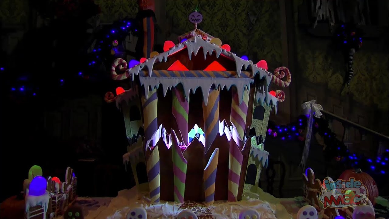 2011 Haunted Mansion Holiday Gingerbread House up close at Disneyland ...