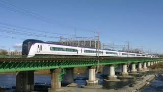E353系 12両編成の特急あずさ 多摩川橋梁を走り抜ける