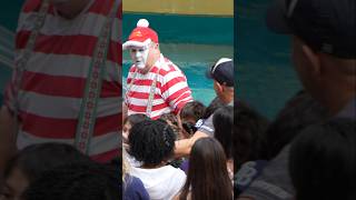 Tom o mímico fugiu da foto depois de reunir várias pessoas 🏃🏻‍♂️😂🤣 #tomthemime #seaworldmime
