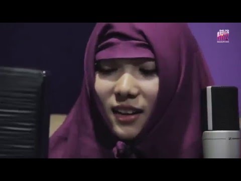Isyana Sarasvati bodor pisan ( iis ) bodor = lucu