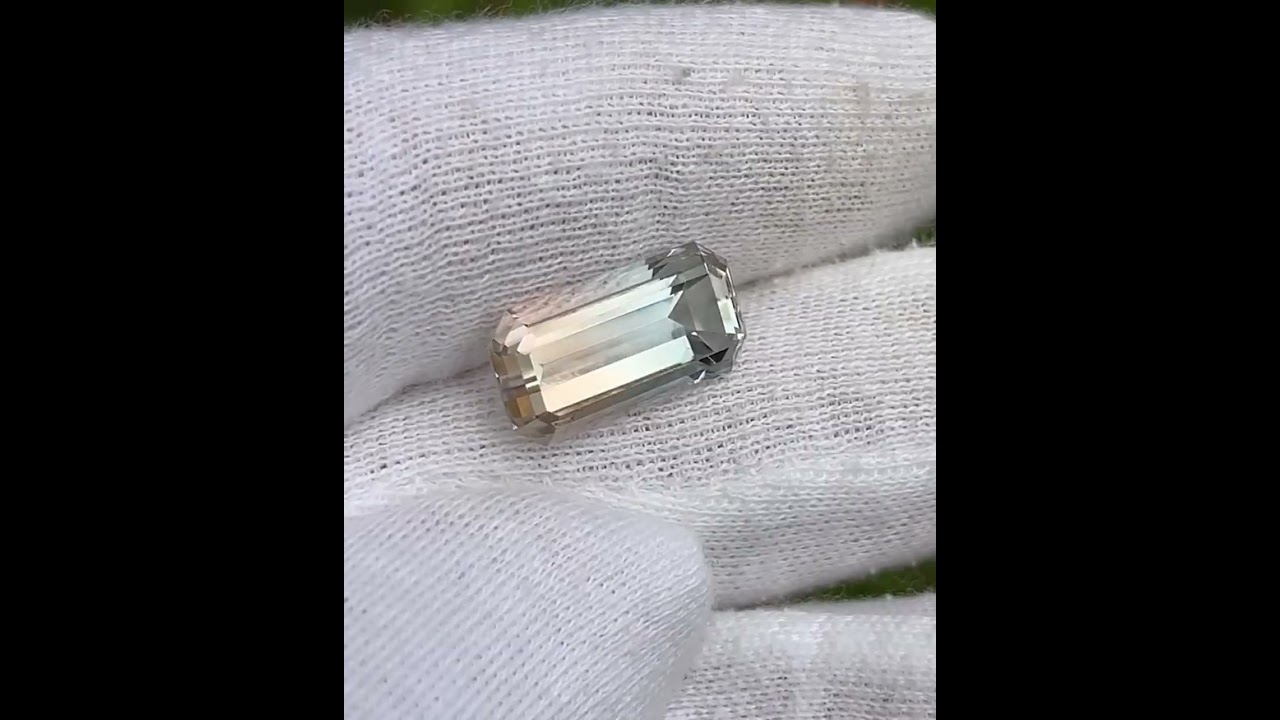 Bicolor Ukrainian Topaz 12.8 ct