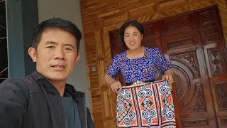 Ua Tsaug Niam Lau Nkawv Ob Leeg Nyob Meska Siab Zoo 