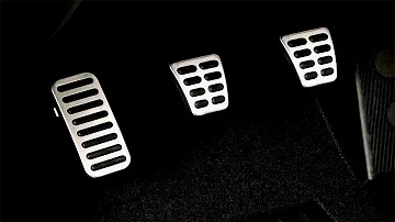 Do cars have 2 or 3 pedals?