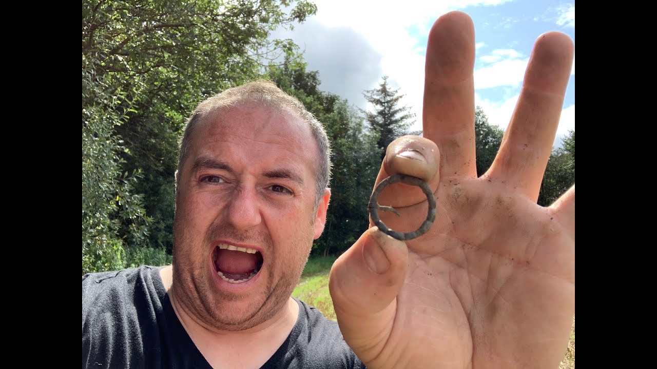 Lucky scottish detectorist finds a medieval brooch find of a lifetime
