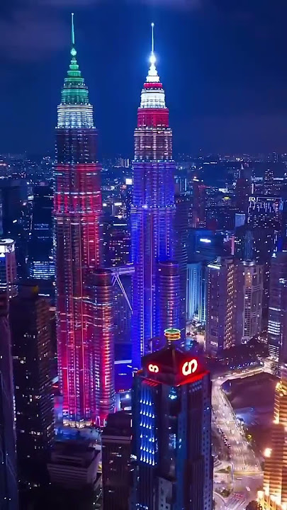 Petronas Twin Towers Kuala Lumpur Malaysia 🇲🇾 #petronas #petronastowers #kualalumpur #malaysia