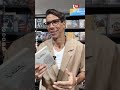 شريف إكرامى يوقع على كتابه "برشامة" على هامش فعاليات معرض مكتبة الإسكندرية للكتاب