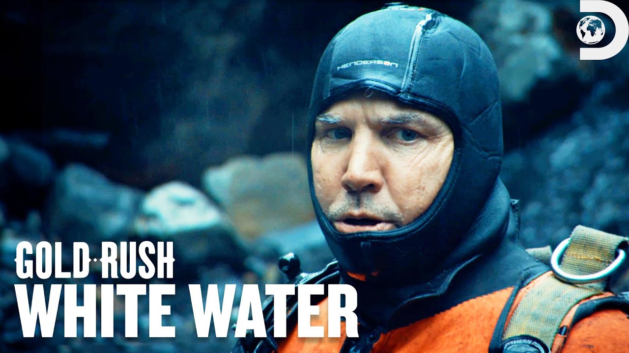 Film backdrop image for Dustin Dives for the Big Gold (2024)