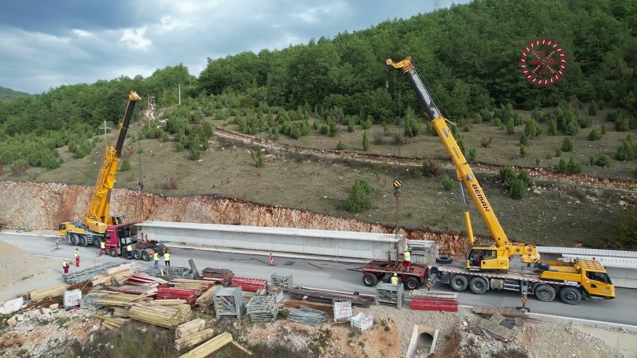 Postavljanje uzdužnih nosača mosta na gradilište izgradnja i rekonstrukcija puta Vrulja-Mijakovići