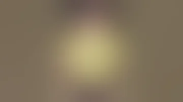 مايا خليفه توظفت وعمرها 18سنه 