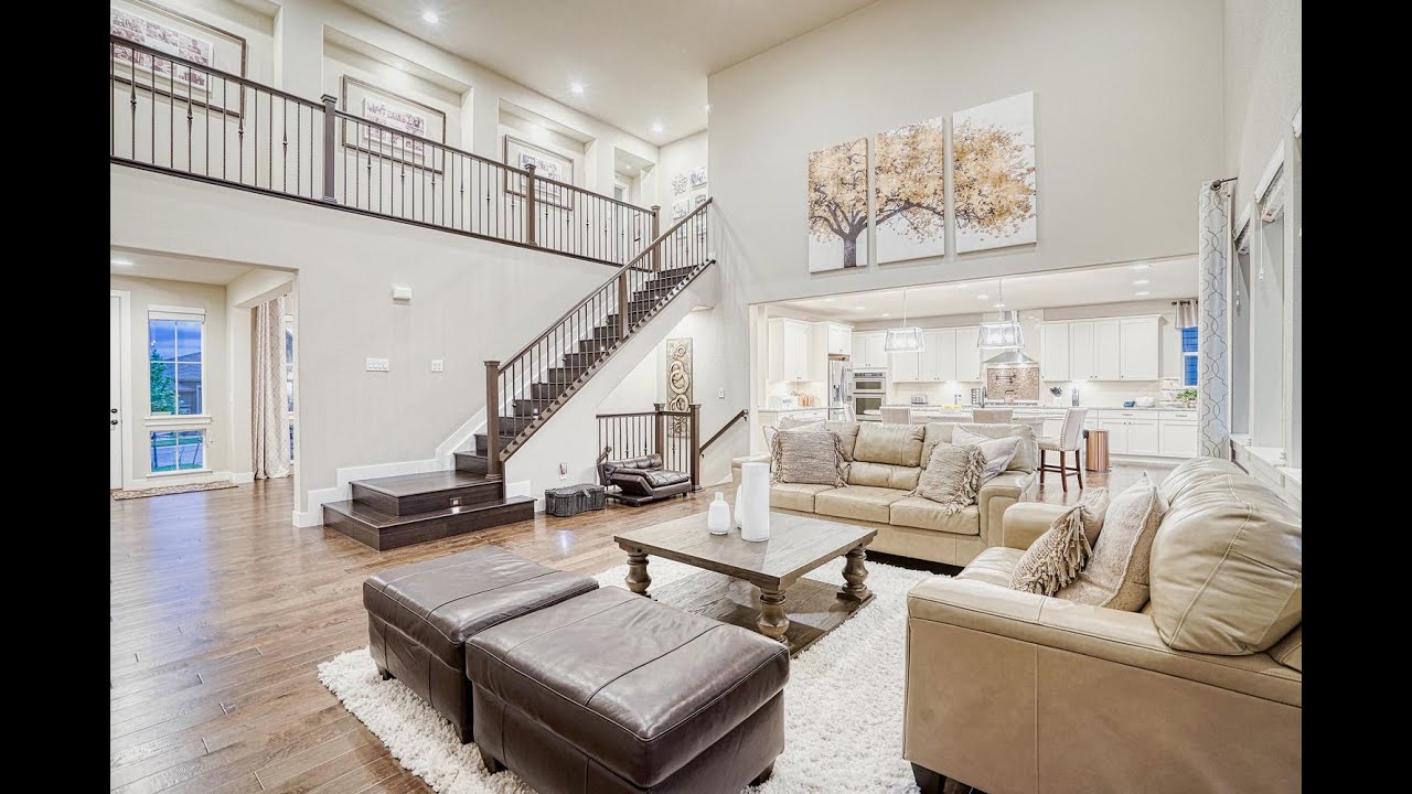 SOLD BETTER THEN A NEW BUILD TWOSTORY MASTERPIECE South Aurora