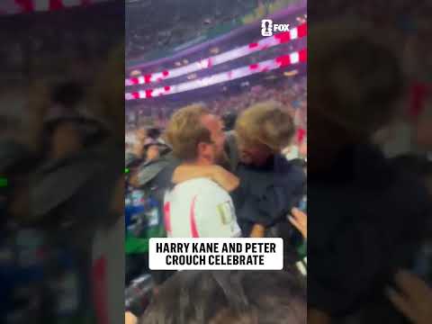 Former England star Peter Crouch celebrates with the team in Mexico City 🏴