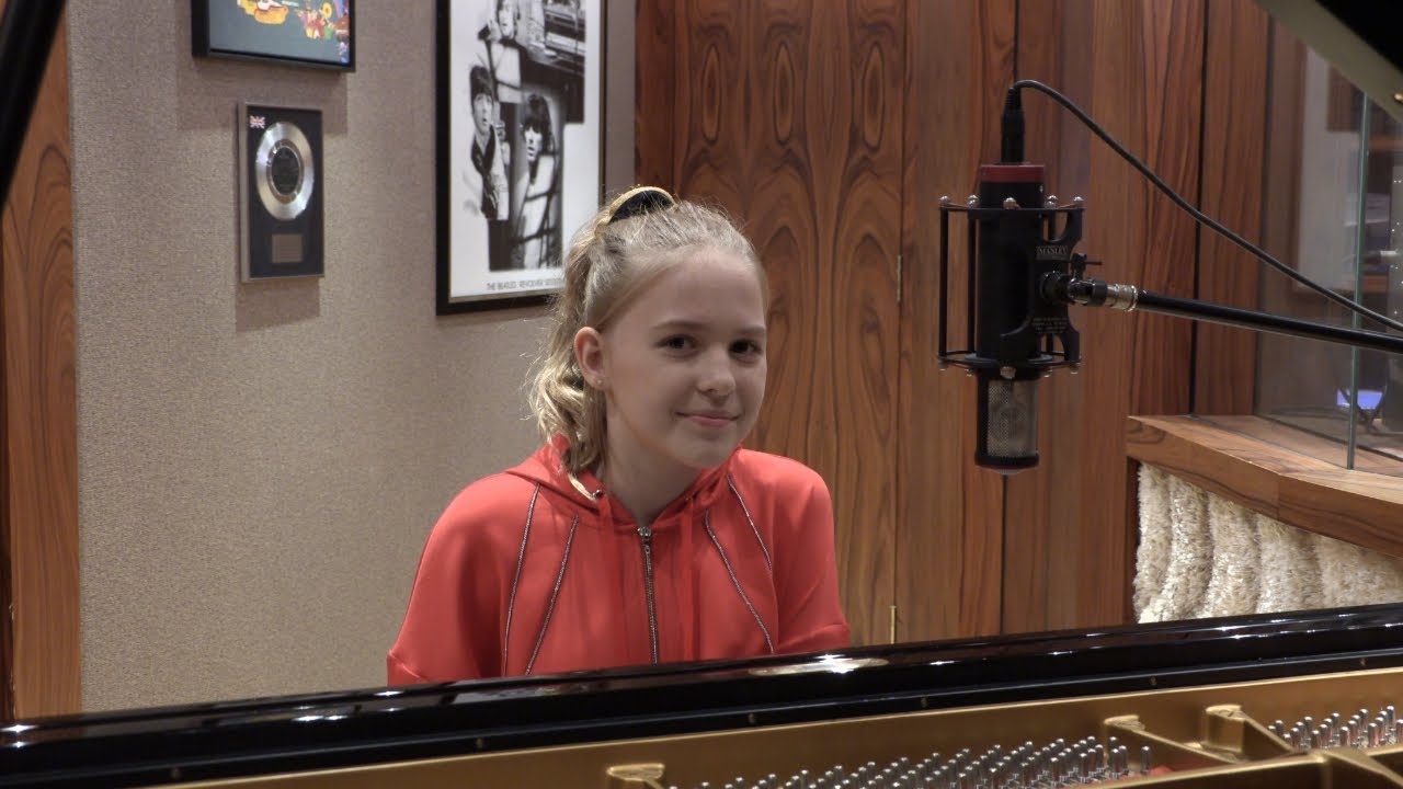 12 Year Old Singer Emily Linge Covers Queen S Somebody To Love Trevor Decker News