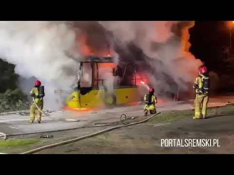 Nocny pożar autobusu w Śremie