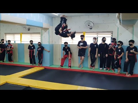 최대한 잘 가르쳐 줄께~^^(방방이에서) <strong>Learn</strong> <strong>back</strong> flip in an hour