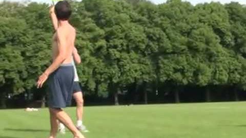 Frisbeepedia: With-Crank/Center Delay With-the-Spin (Freestyle Disc How-to)