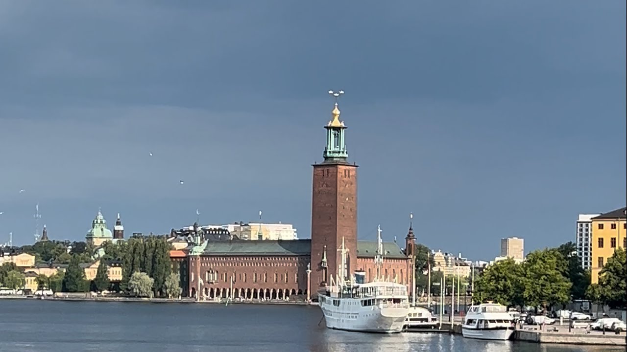 Stockholm City Hall: a closer look and guidance around the symbol packed park