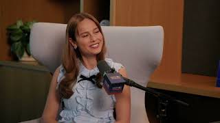 Brie Larson's VIP Leg Show 8