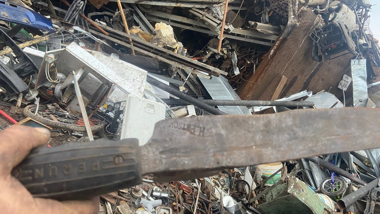 Ten Nóż Wyrzucili Na Złom $ Poszukiwania Skarbow 