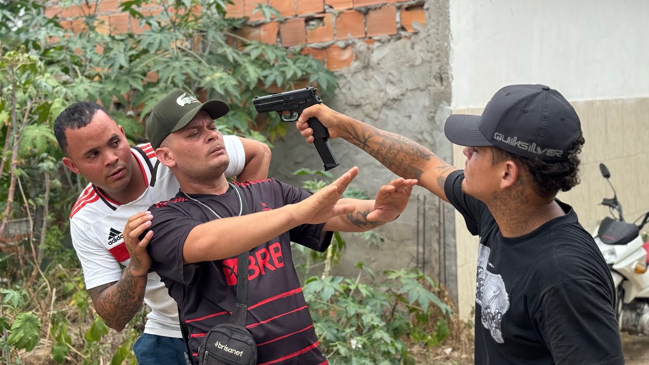 ELE TENTOU SALVA A VIDA DO AMIGO  E ACABOU PARANDO NO SUMÁRIO !