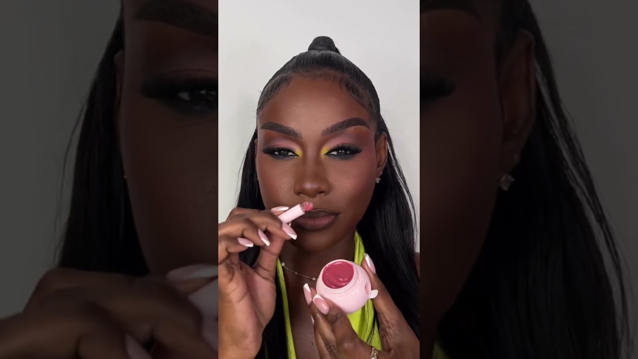 @brittanymiller344 giving us all the tea on these pocket lip jams! 🍵 ID: 39264985