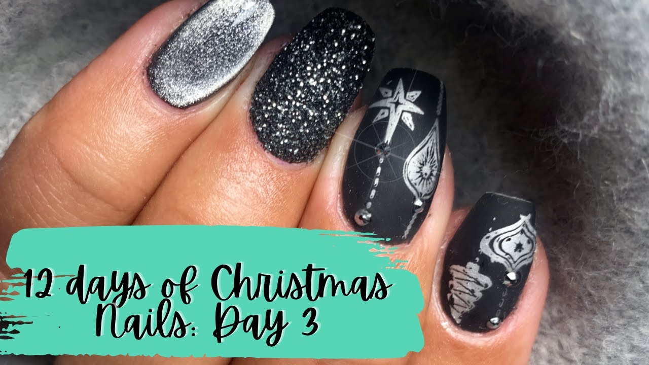 40 Best Christmas Nail Art Ideas and Designs of 2023