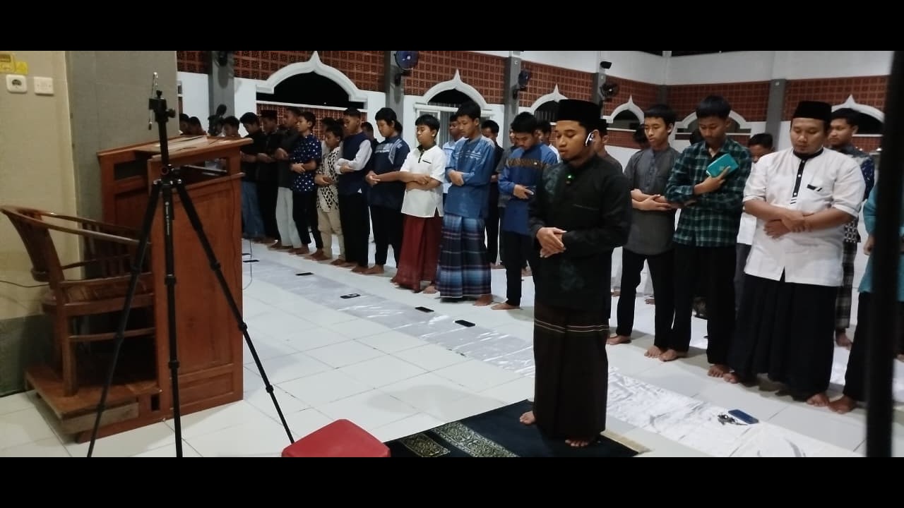 LIVE  SHOLAT TARAWIH MALAM KE 11