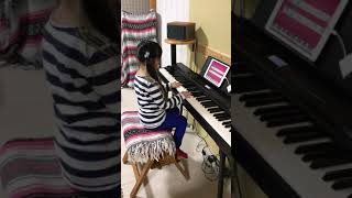 simplypianoというアプリを購入してみて、キーボード遊び、ピアノ練習を...
