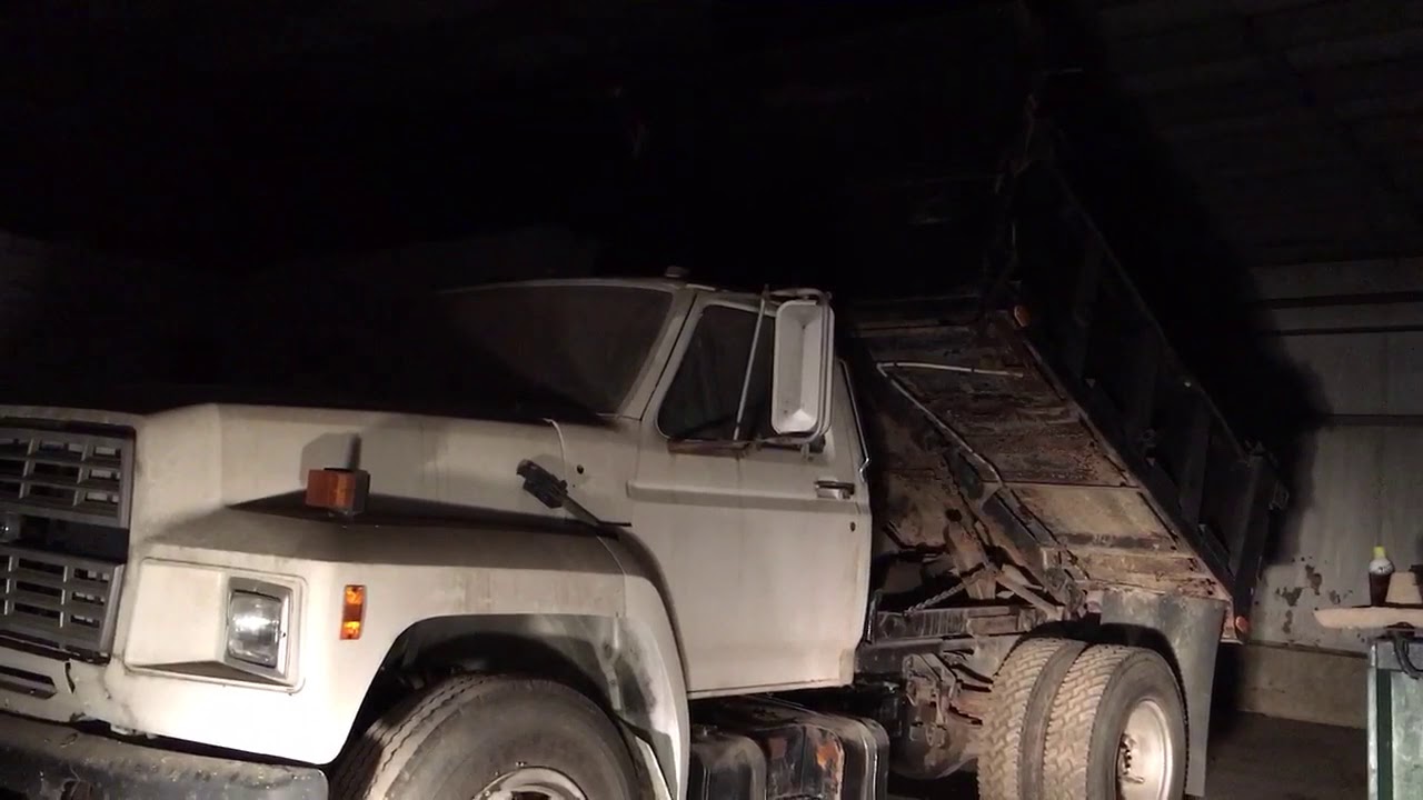 1984 Ford F7000 Ford Dump Truck