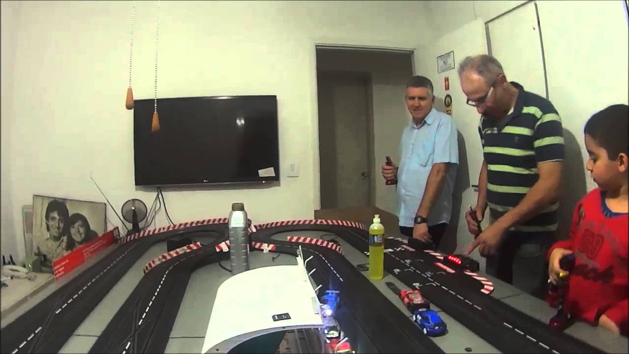 Racha de final de Semana slot car Carrera digital - YouTube