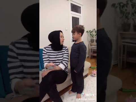 Annemle eğlenirken