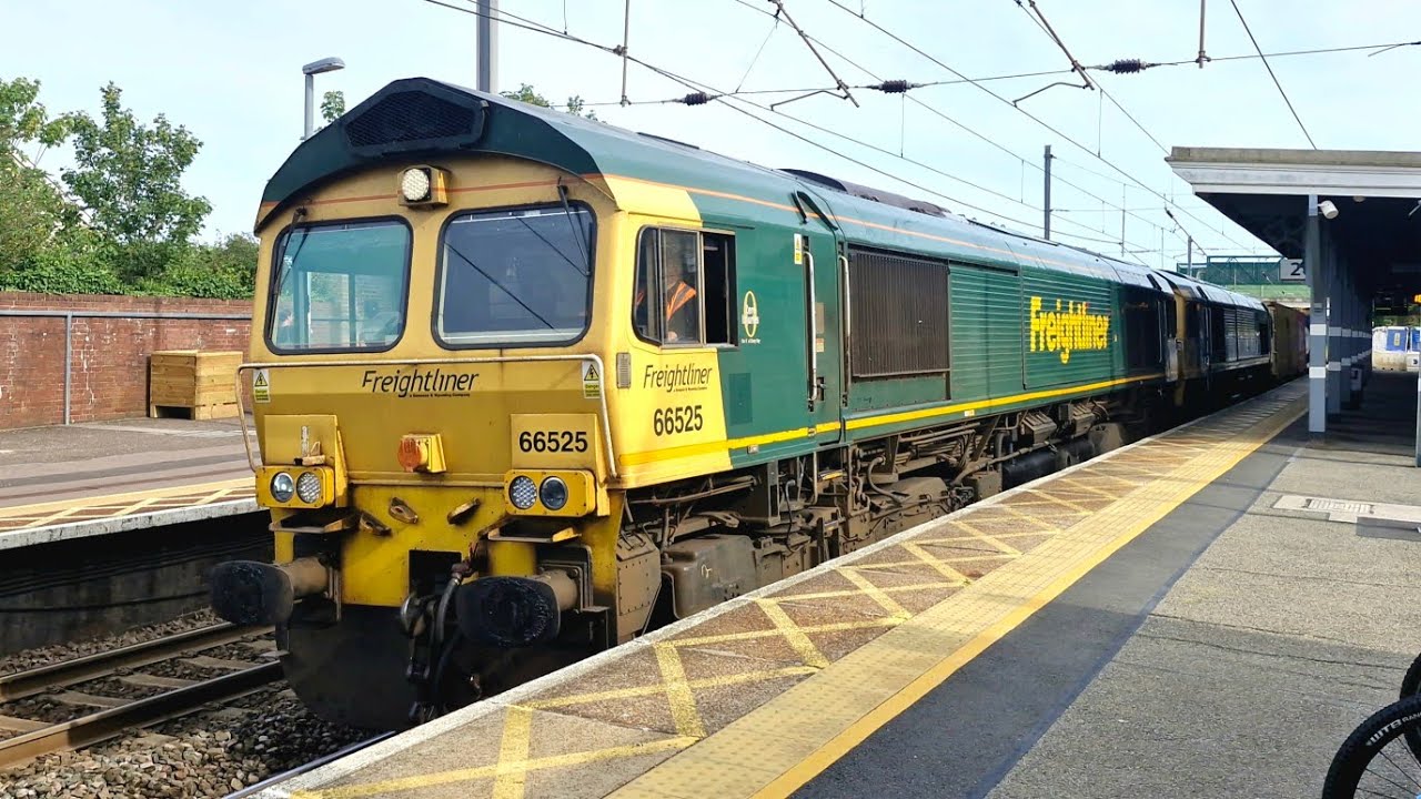 66525 (Thrash) - 66602 Roar Away From A Crew Change At Stowmarket P2 (06/08/2025)
