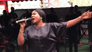 MABLE OKYERE PERFORMS HER SONG - AHA YE KWAN HO AT ENGINEER PHILIP’S WIFE FUNERAL
