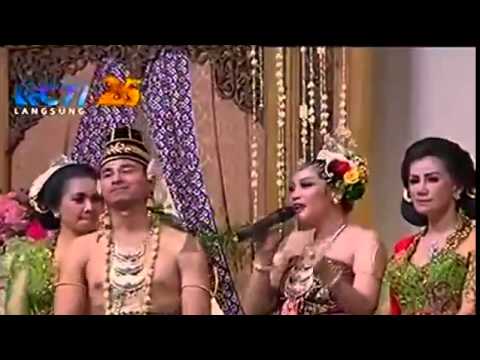 Nagita Slavina   Realita Cinta @ Resepsi Rernikahan Raffi Ahmad dan Nagita 19 Oktober 2014