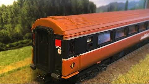 CIE + Irish Rail mk3 model coach resprays