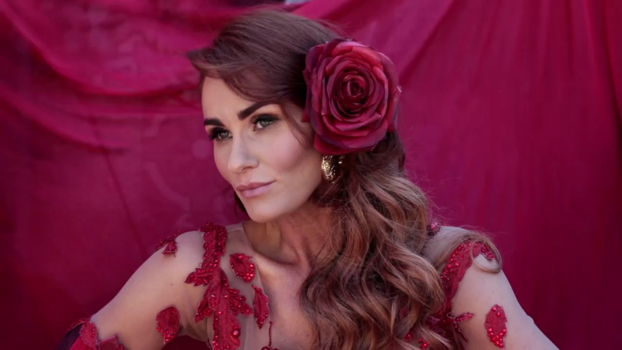 Behind the Scenes with Angelique Gerber for BLOSS Tydskrif