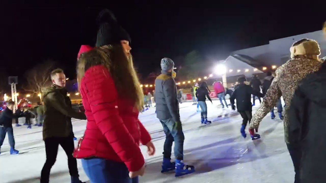 มาเล่นเสก๊ดน้ำแข็งกันคะ