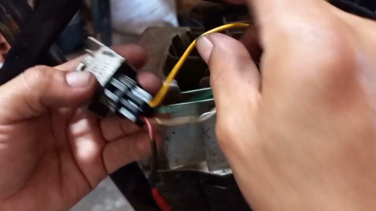 Cómo convertir una AX100 de 6 volt a 12volt