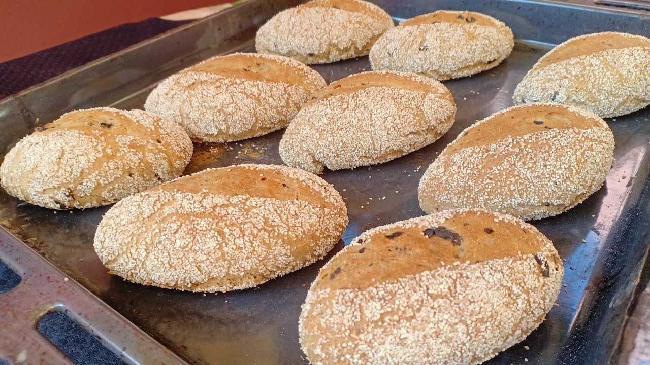 غير جمعي الوقفة عملي هاد خبيزات بالشعير و زيتون و زعتر رآه منعودش ليك كيجيو غزالين شكلا و مذاقا