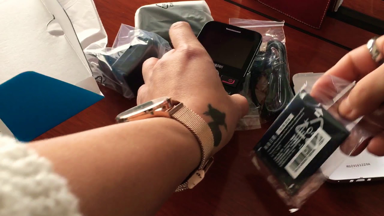 Alcatel 2008G Black Unboxing