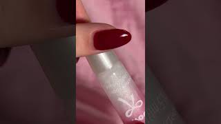 This Peptide Lip Gloss Gives Gly Bow Lips