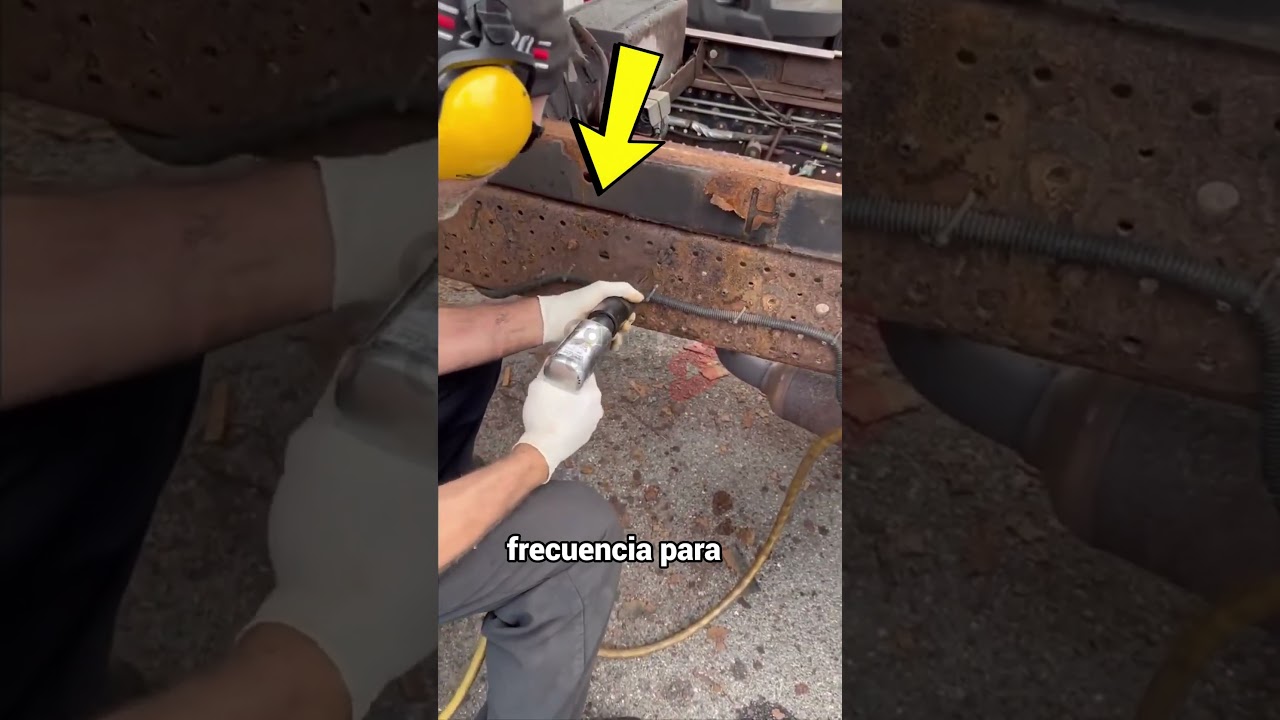 Esta herramienta usa agujas de metal para remover el oxido incrustado