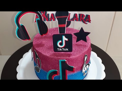 bolo rosa com glitter e borboleta｜Pesquisa do TikTok