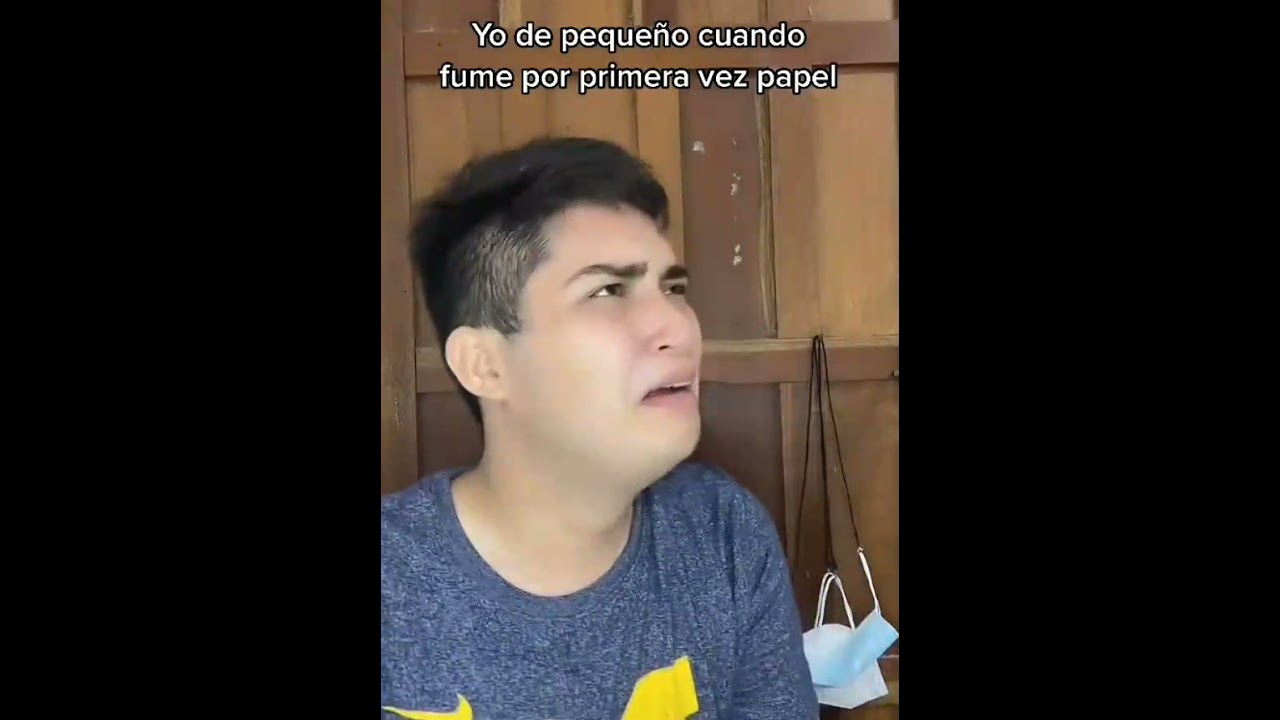 Yo Fumando Papel Por Primera Vez de Niño