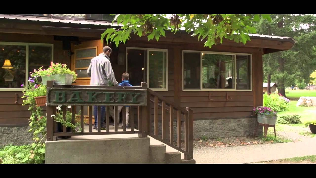 Autumn in Lake Chelan Valley's Stehekin