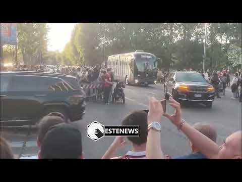 Video Milan-Juventus, l'arrivo dei pullman a San Siro tra fischi e insulti per i bianconeri