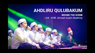 Download Lagu AHDLIRU QULUBAKUM [BEHIND THE SCENE] Bhenning || Lirik KHR. Ahmad Azaim Ibrahimy MP3