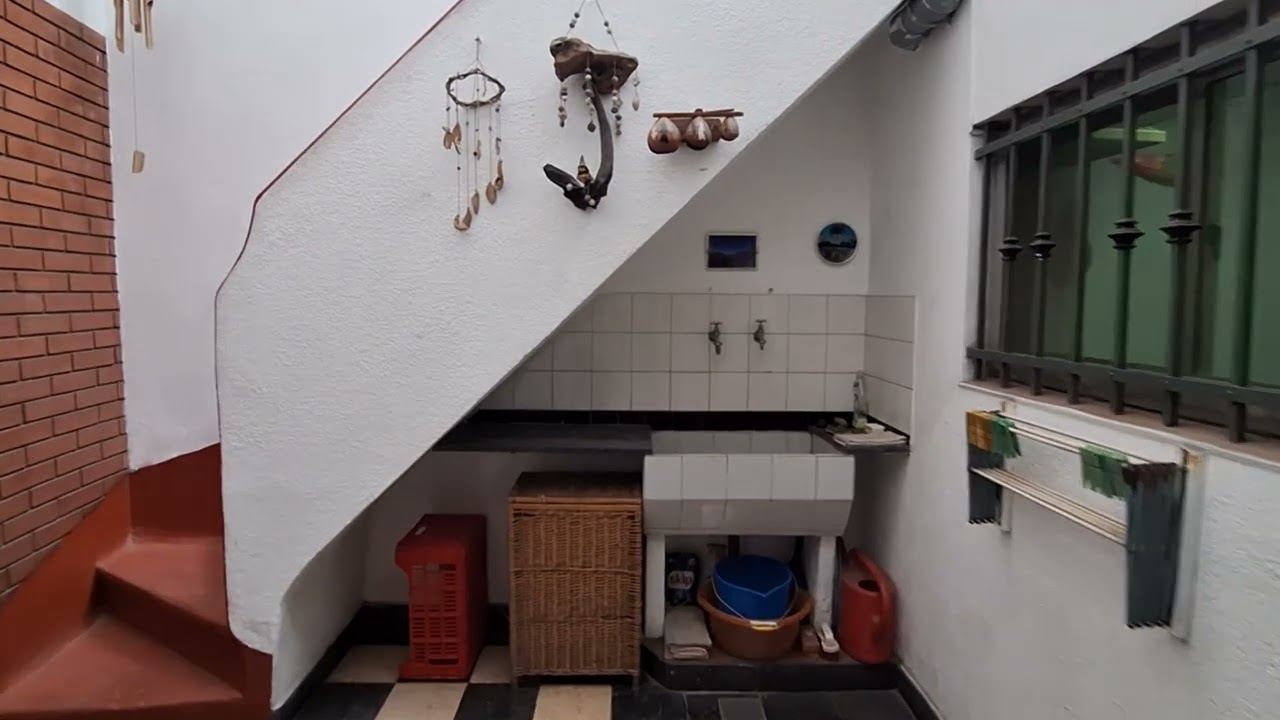 Casa con cochera en venta en Parque Avellaneda