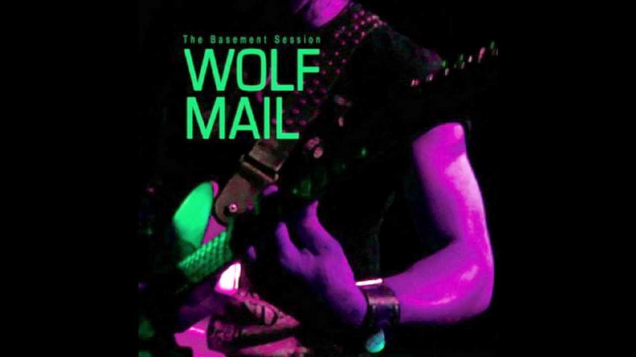 Guarda Wolf Mail Going Down su YouTube Guarda Wolf Mail Going Down su YouTube