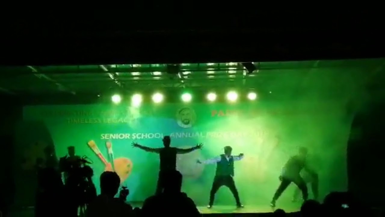 Amazing dance performance - YouTube