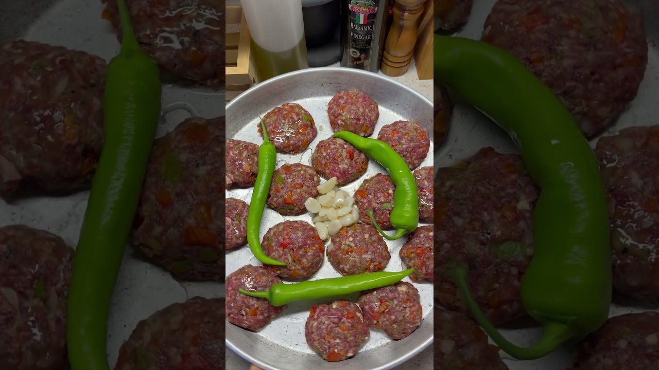 Köz Biberli Et Köfte Tarifi #shorts #yemektarifleri Köz Biberli Et Köfte Tarifi #shorts #yemektarifleri